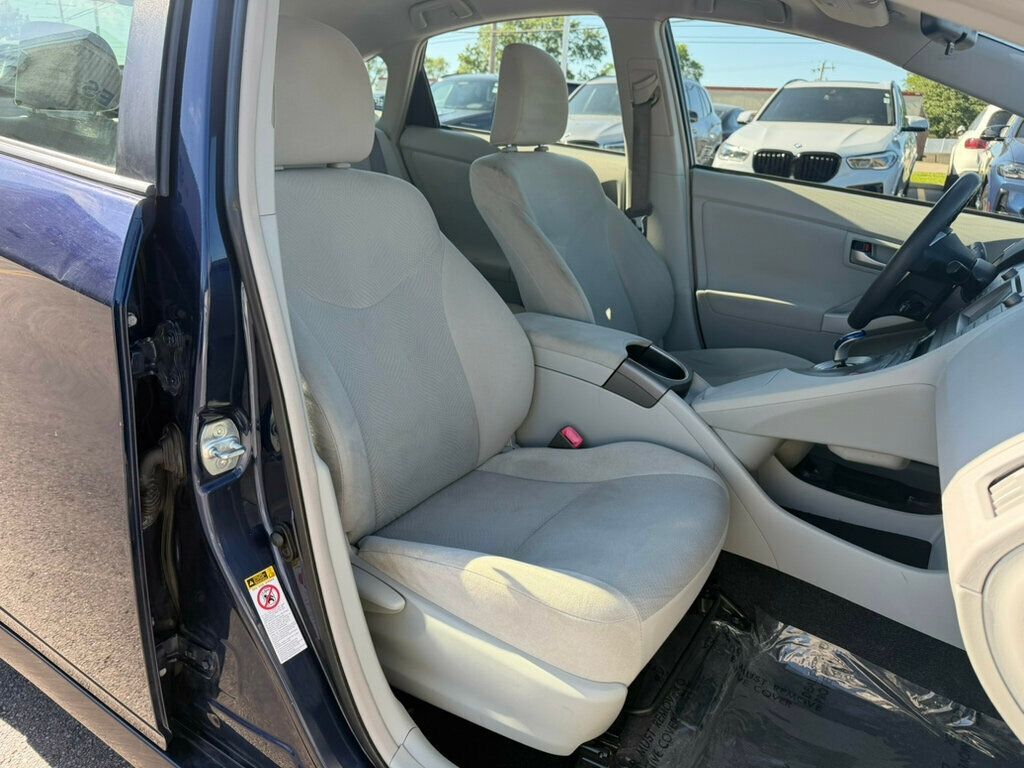 2013 Toyota Prius 5dr Hatchback Three - 23016440 - 7