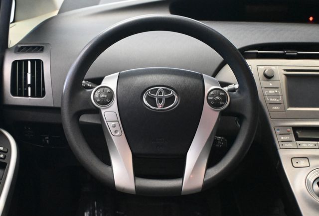 2013 Toyota Prius 5dr Hatchback Two - 23070245 - 12