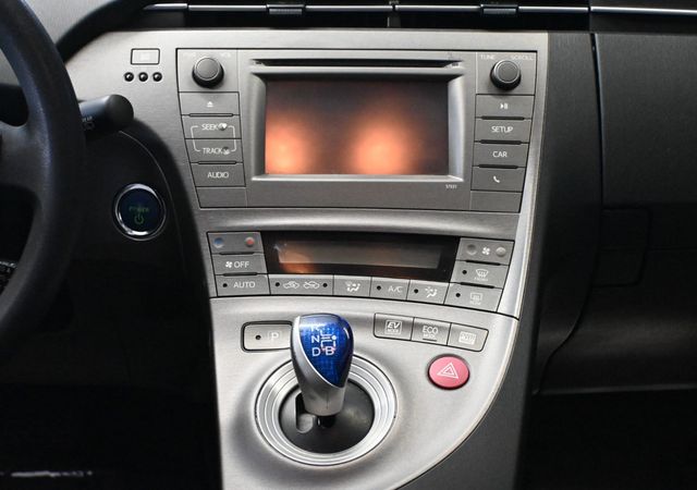 2013 Toyota Prius 5dr Hatchback Two - 23070245 - 13