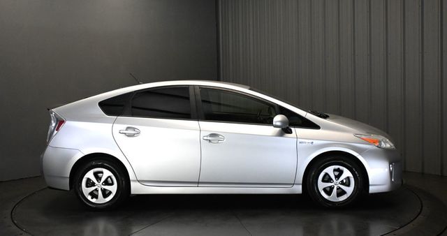 2013 Toyota Prius 5dr Hatchback Two - 23070245 - 3