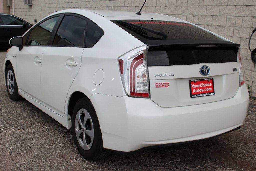 2013 Toyota Prius 5dr Hatchback Two - 22919568 - 2