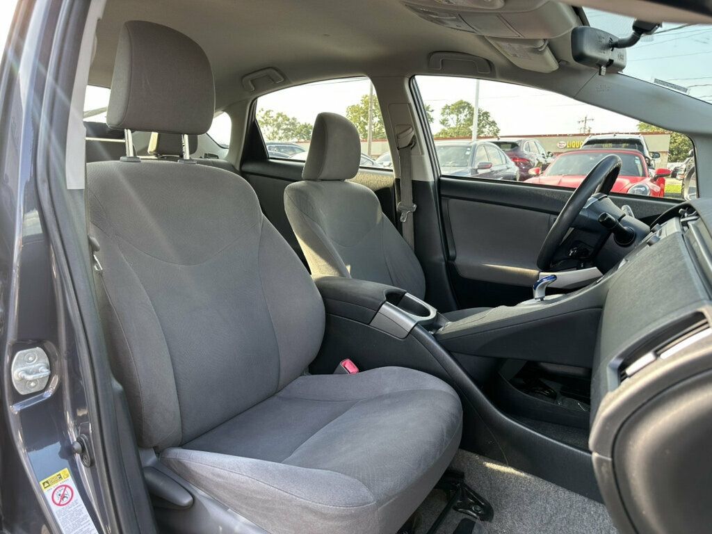 2013 Toyota Prius 5dr Hatchback Two - 23049697 - 11