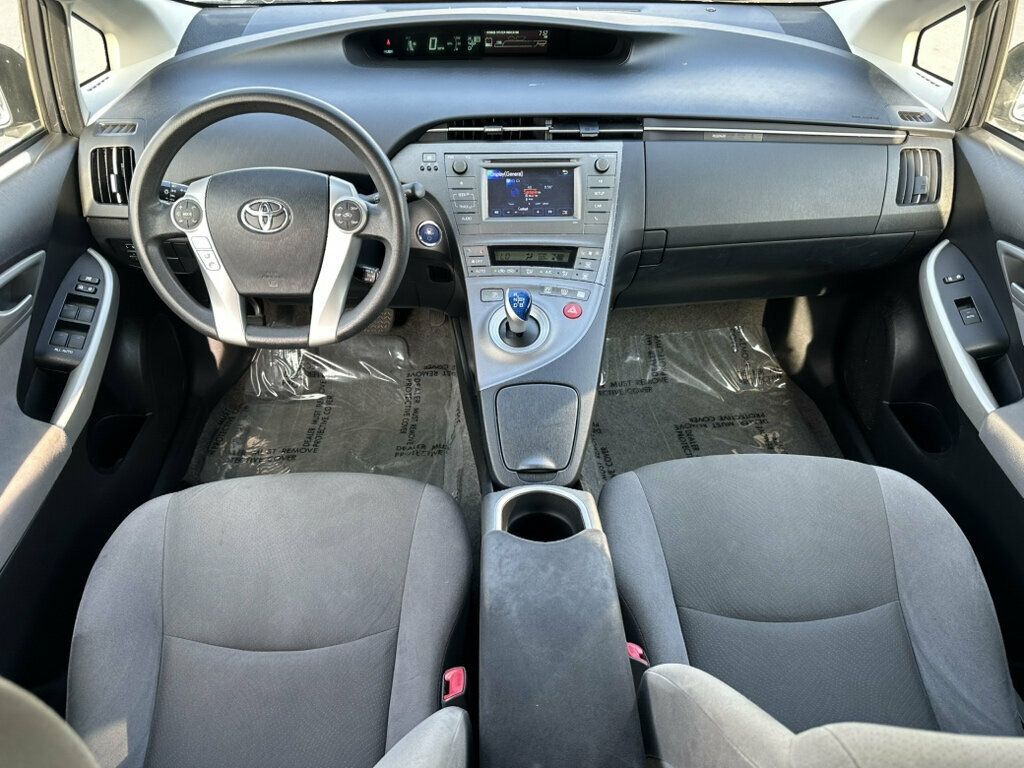 2013 Toyota Prius 5dr Hatchback Two - 23049697 - 1