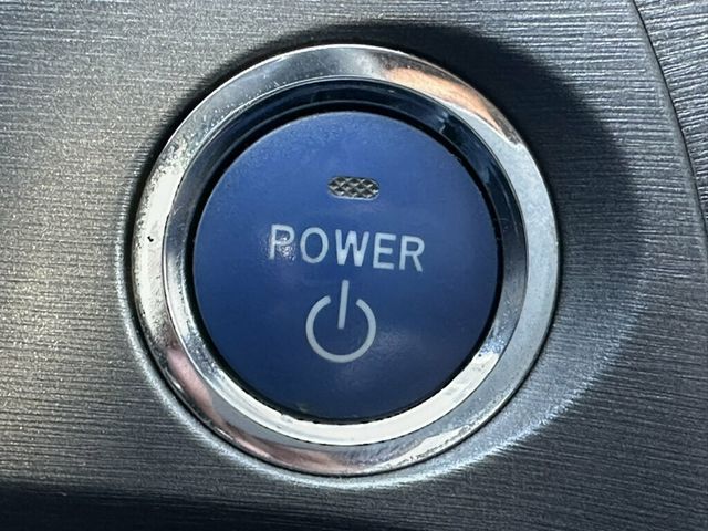 2013 Toyota Prius 5dr Hatchback Two - 23049697 - 24