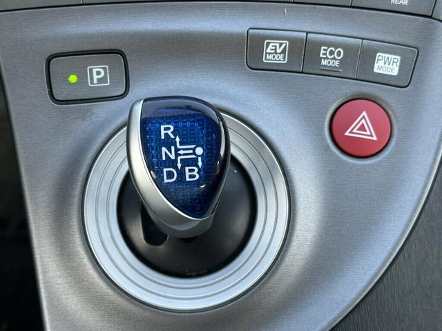 2013 Toyota Prius 5dr Hatchback Two - 23049697 - 25