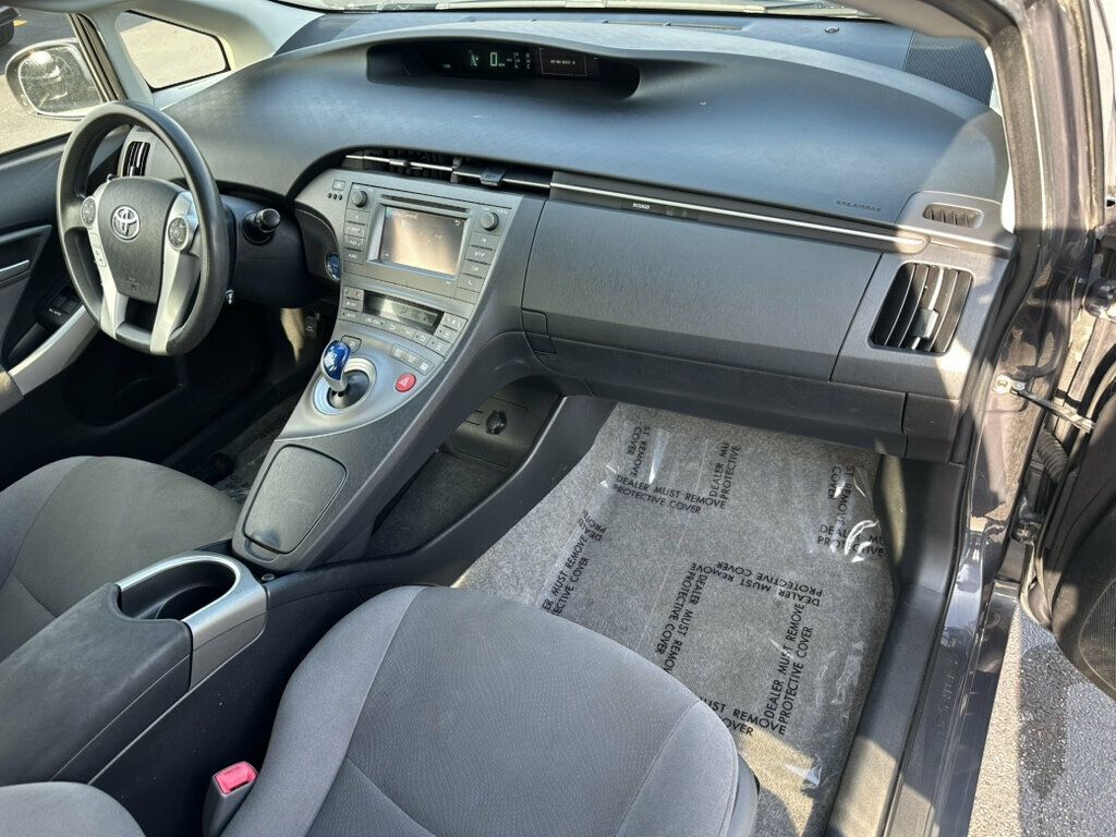 2013 Toyota Prius 5dr Hatchback Two - 23049697 - 7