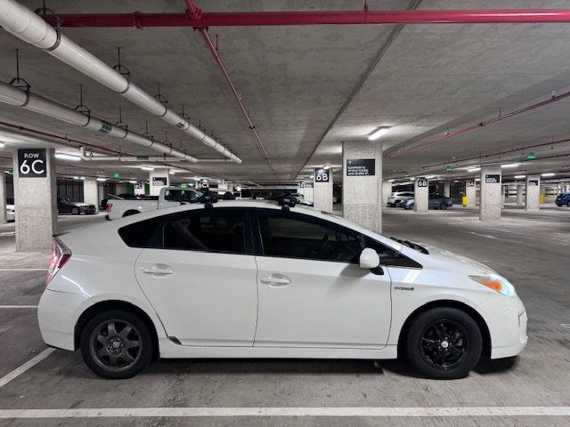 2013 Toyota Prius Persona Series SE! Surf Ready! - 22657014 - 3