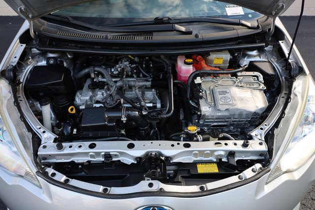 2013 Toyota Prius c  - 22969339 - 9