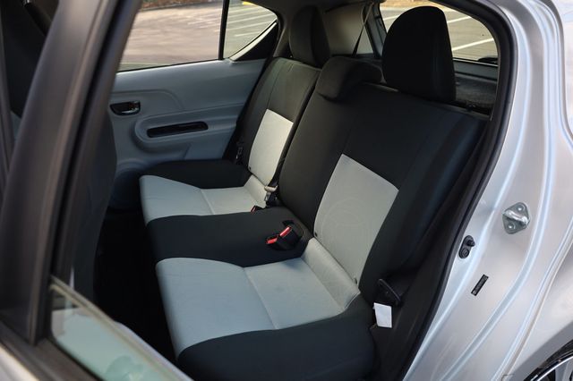 2013 Toyota Prius c  - 22969339 - 17