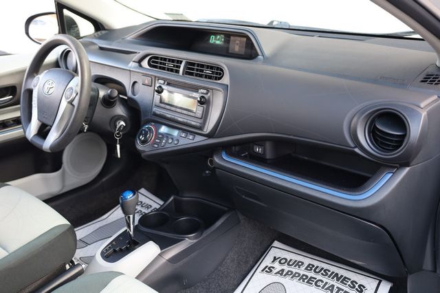 2013 Toyota Prius c  - 22969339 - 23