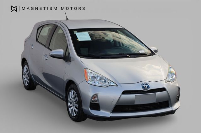 2013 Toyota Prius c  - 22969339 - 3