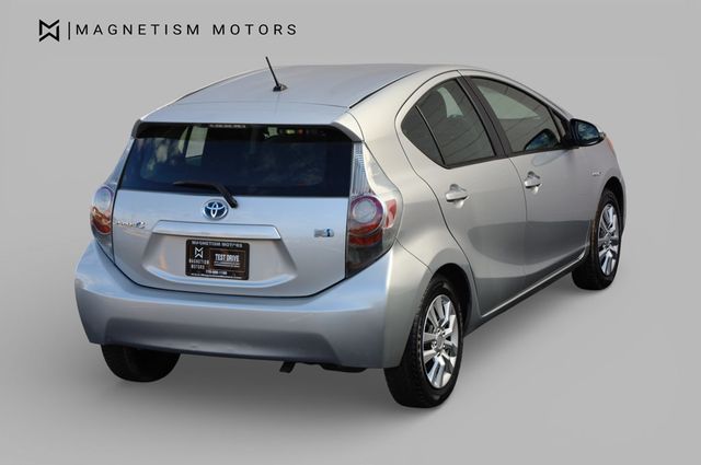 2013 Toyota Prius c  - 22969339 - 8