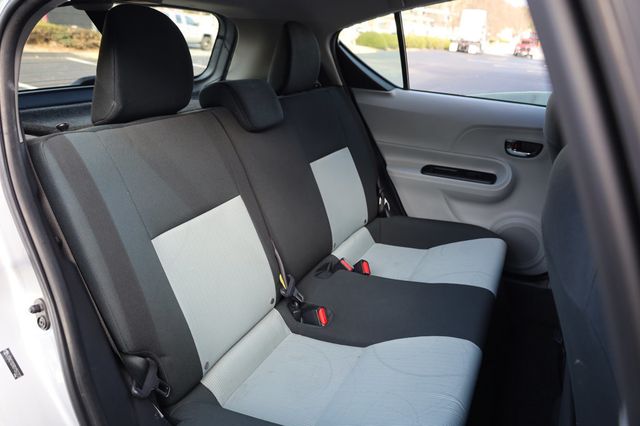 2013 Toyota Prius c 5dr Hatchback Two - 22969339 - 19