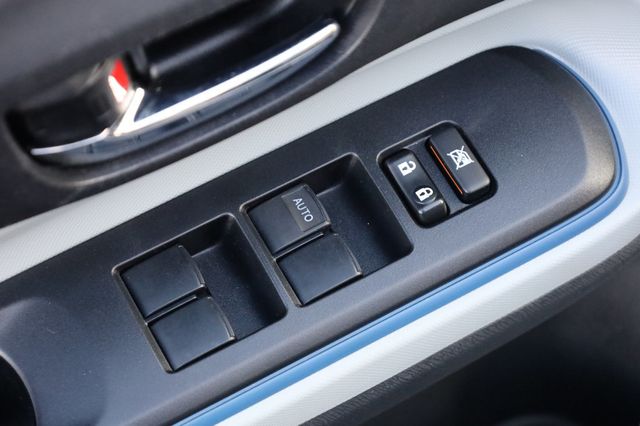 2013 Toyota Prius c 5dr Hatchback Two - 22969339 - 27