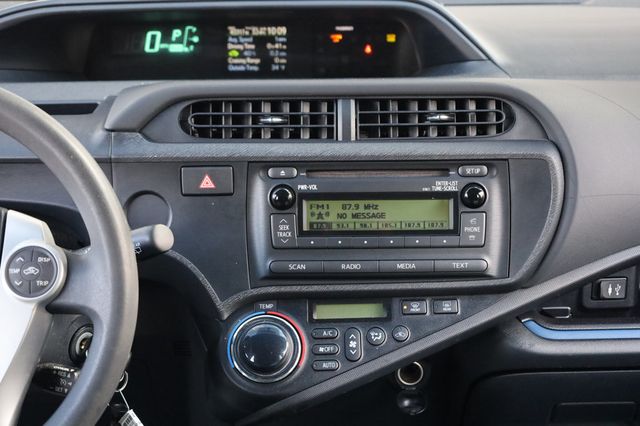 2013 Toyota Prius c 5dr Hatchback Two - 22969339 - 28