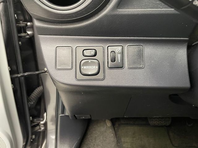 2013 Toyota Prius c 5dr Hatchback Two - 22980334 - 18