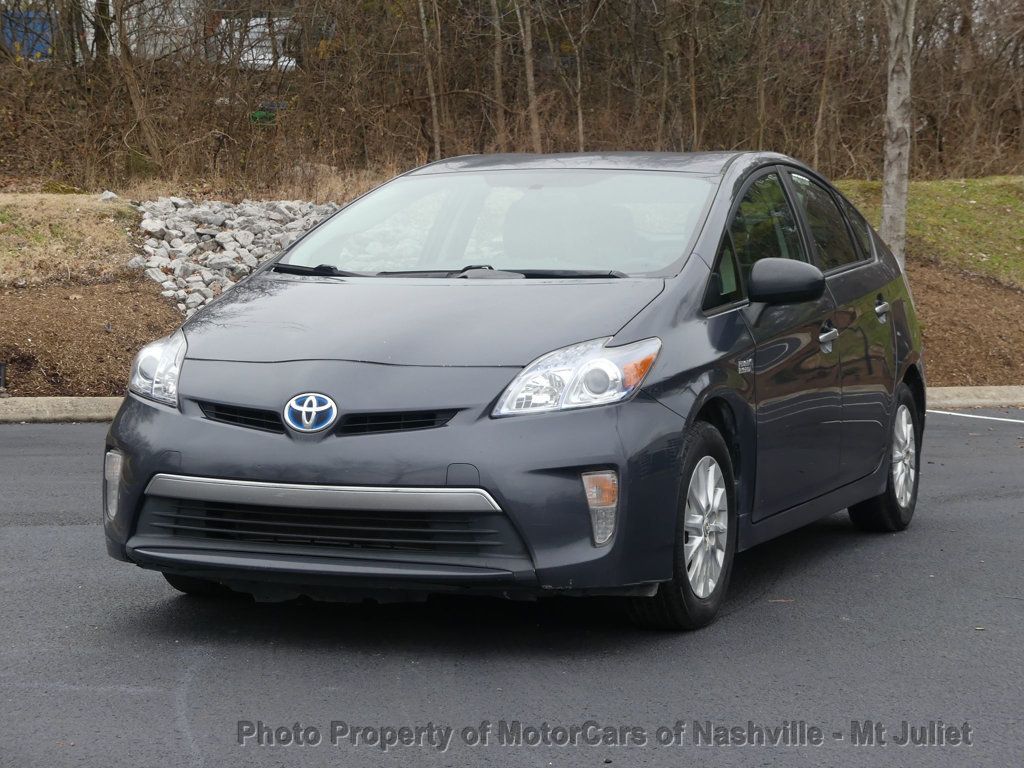 2013 Toyota Prius Plug-in photo 3
