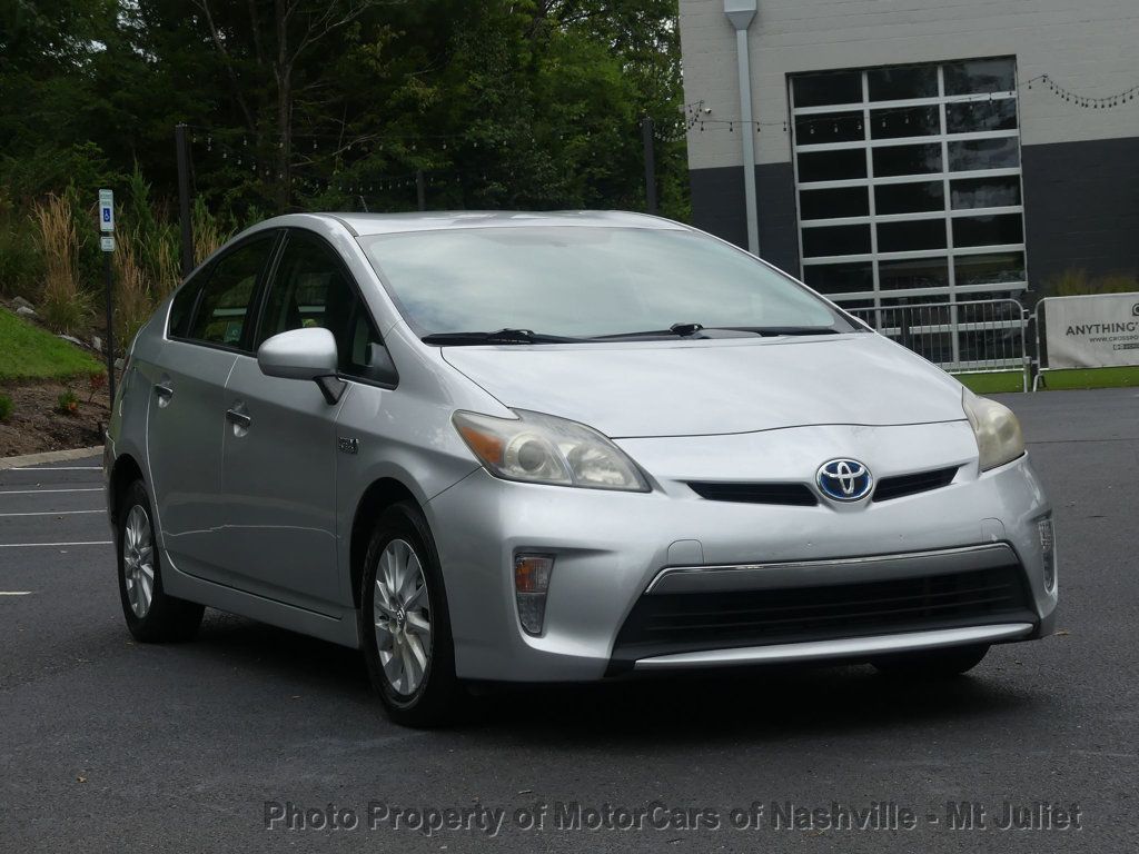 2013 Toyota Prius Plug-in photo 3