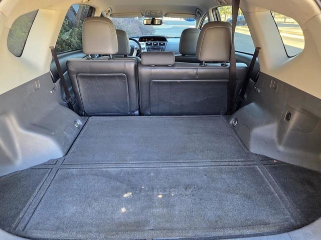 2013 Toyota Prius v  - 22982682 - 11