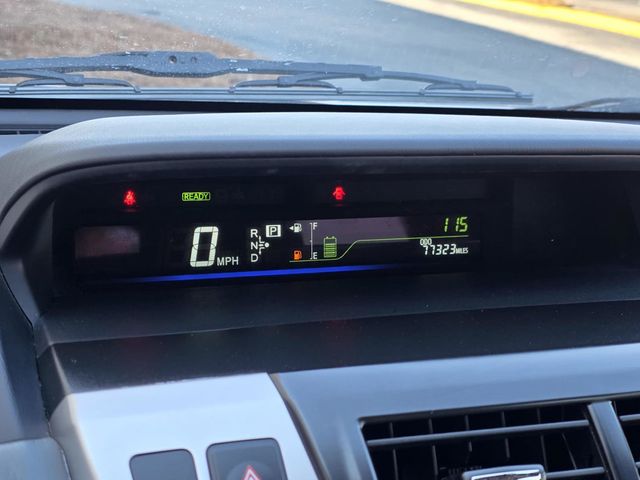 2013 Toyota Prius v  - 22982682 - 12