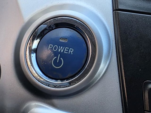 2013 Toyota Prius v  - 22982682 - 18