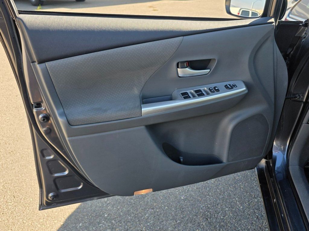 2013 Toyota Prius v  - 22960451 - 19