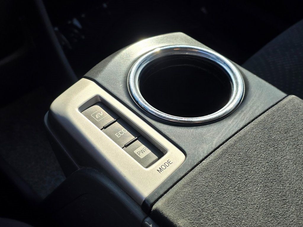 2013 Toyota Prius v  - 22960451 - 32