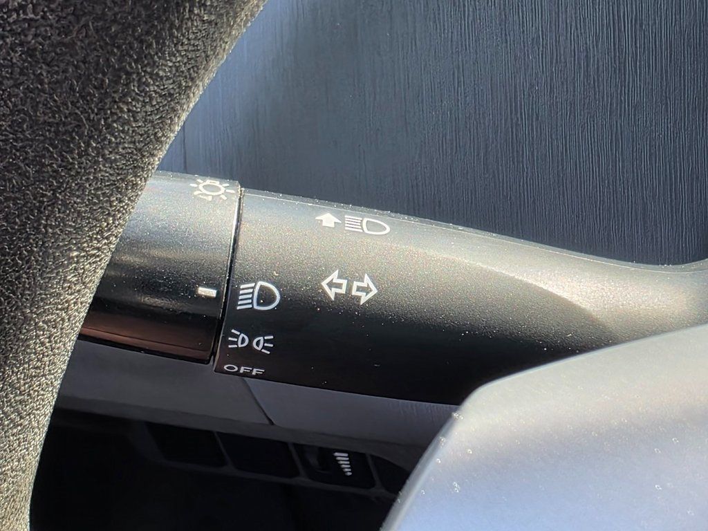 2013 Toyota Prius v  - 22960451 - 35