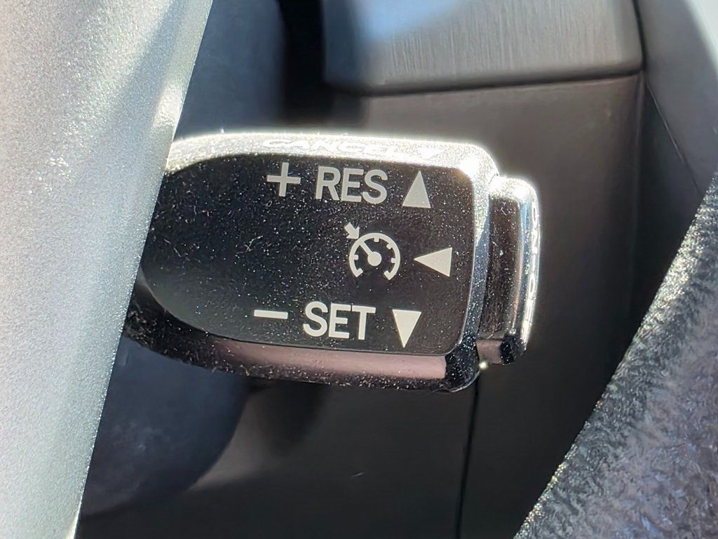 2013 Toyota Prius v  - 22960451 - 37