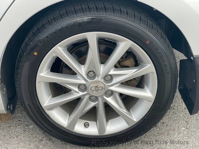2013 Toyota Prius v 2013 TOYOTA PRIUS V HYBRID FIVE LEATHER NEW TIRES 615-730-9991 - 23097931 - 26