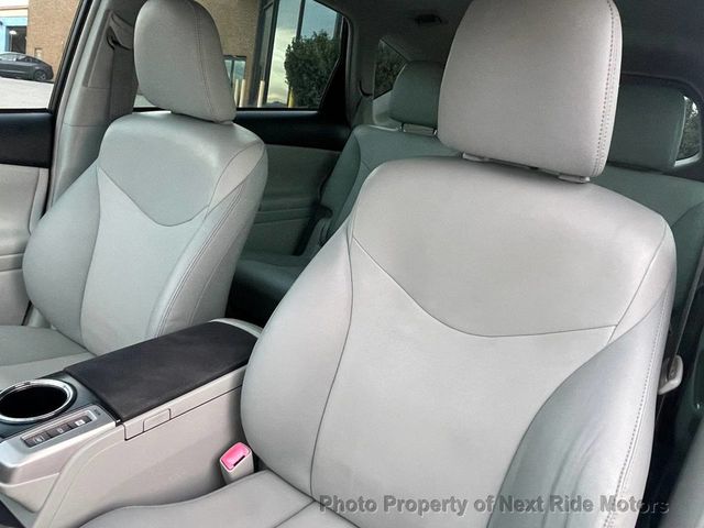 2013 Toyota Prius v 2013 TOYOTA PRIUS V HYBRID FIVE LEATHER NEW TIRES 615-730-9991 - 23097931 - 8