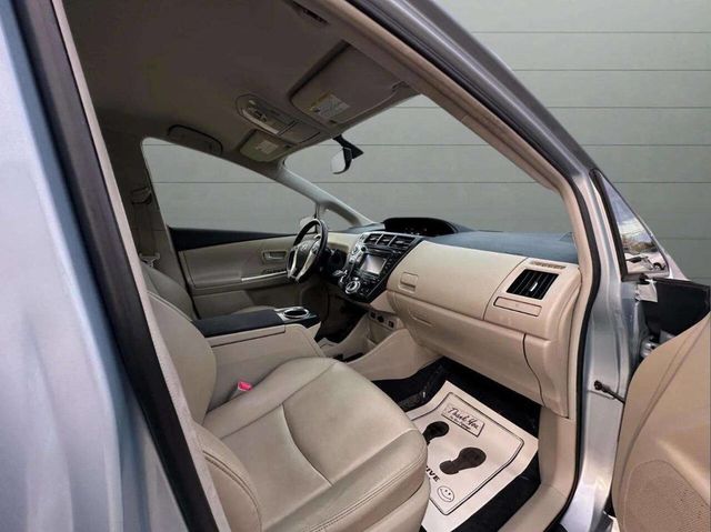 2013 Toyota Prius v 5dr Wagon Five - 22940469 - 13