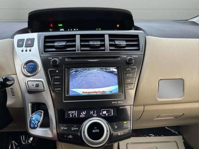 2013 Toyota Prius v 5dr Wagon Five - 22940469 - 17