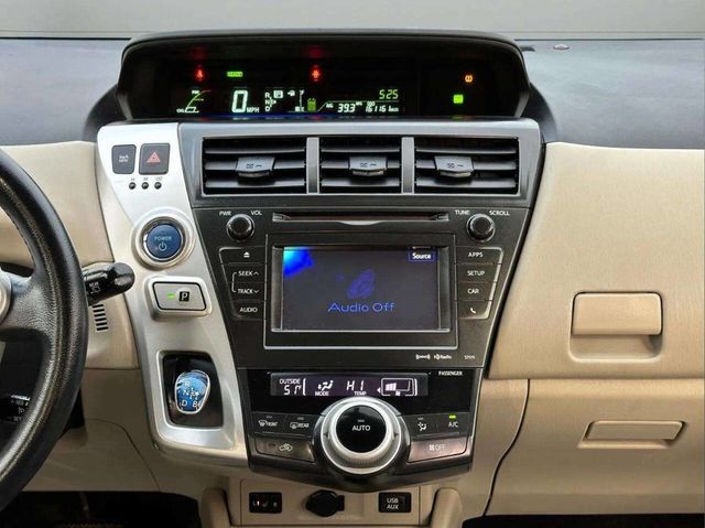 2013 Toyota Prius v 5dr Wagon Five - 22940469 - 21