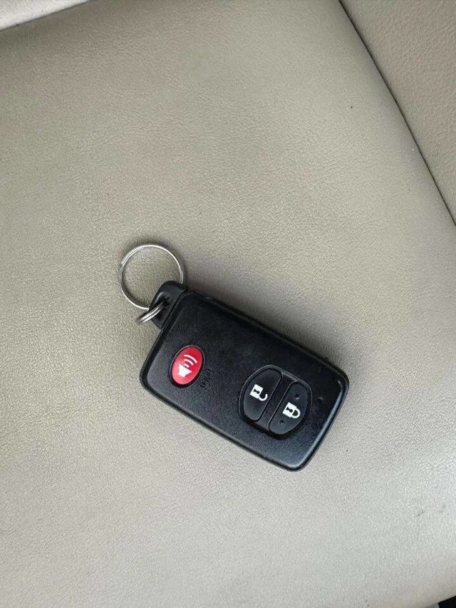 2013 Toyota Prius v 5dr Wagon Five - 22940469 - 23