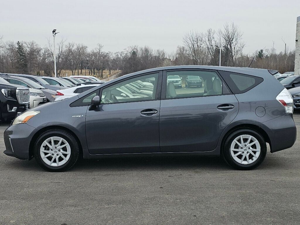 2013 Toyota Prius v 5dr Wagon Three - 22981028 - 14