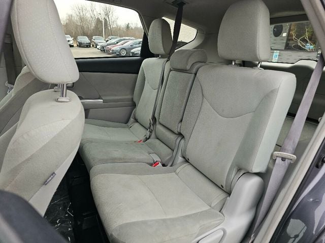 2013 Toyota Prius v 5dr Wagon Three - 22981028 - 17