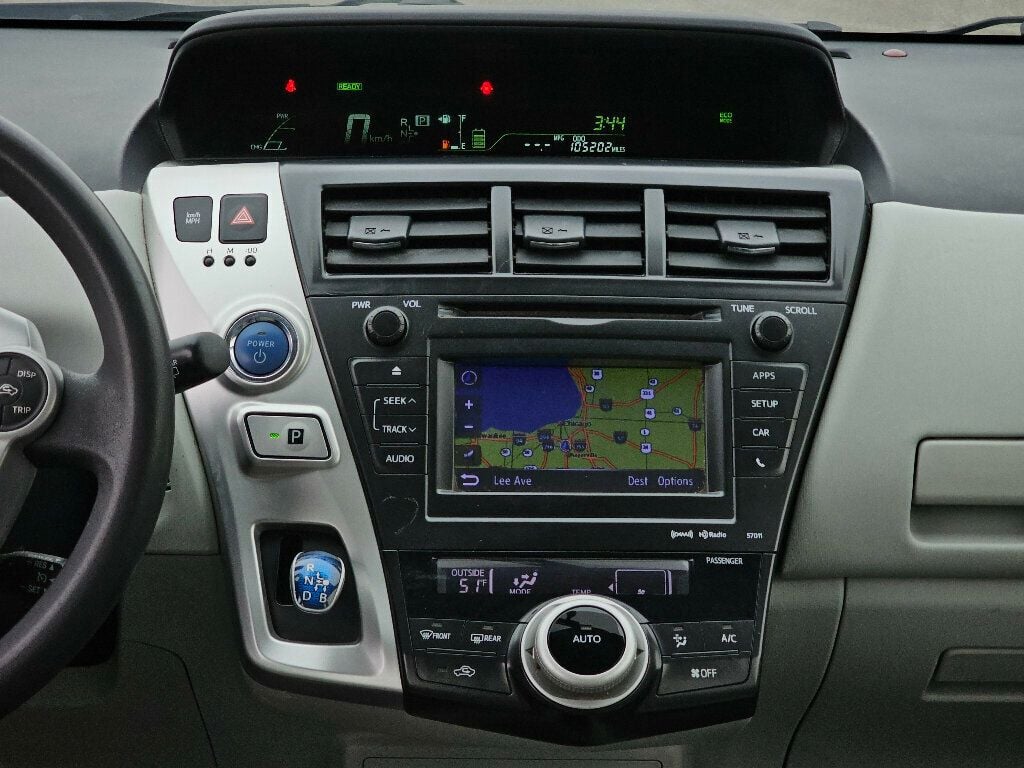 2013 Toyota Prius v 5dr Wagon Three - 22981028 - 21