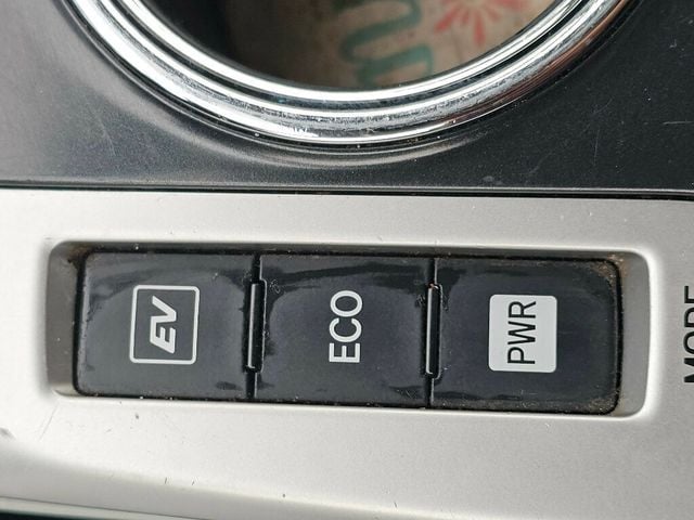 2013 Toyota Prius v 5dr Wagon Three - 22981028 - 27