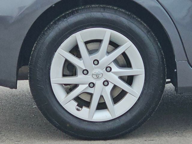 2013 Toyota Prius v 5dr Wagon Three - 22981028 - 33