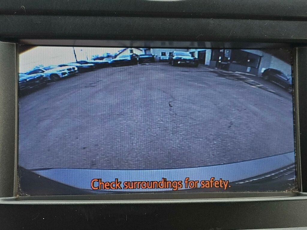 2013 Toyota Prius v 5dr Wagon Three - 22981028 - 3