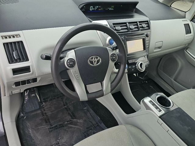 2013 Toyota Prius v 5dr Wagon Three - 22981028 - 7