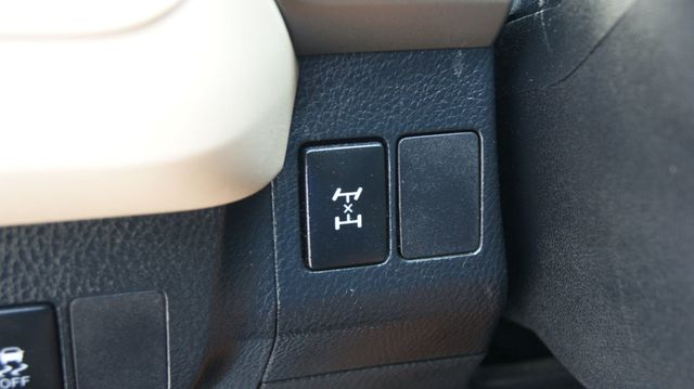2013 Toyota RAV4 1 OWNER , JUST SERVICED , VERY CLEAN INSIDE AND OUT  - 23070428 - 17