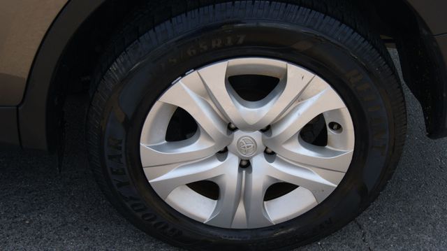 2013 Toyota RAV4 1 OWNER , JUST SERVICED , VERY CLEAN INSIDE AND OUT  - 23070428 - 26