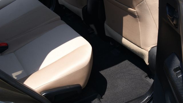 2013 Toyota RAV4 1 OWNER , JUST SERVICED , VERY CLEAN INSIDE AND OUT  - 23070428 - 36