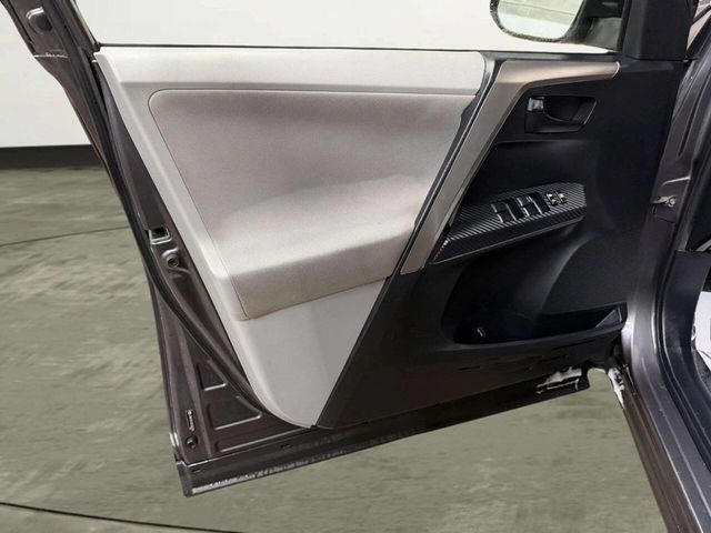 2013 Toyota RAV4 AWD 4dr XLE - 22979608 - 11