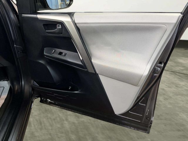 2013 Toyota RAV4 AWD 4dr XLE - 22979608 - 22