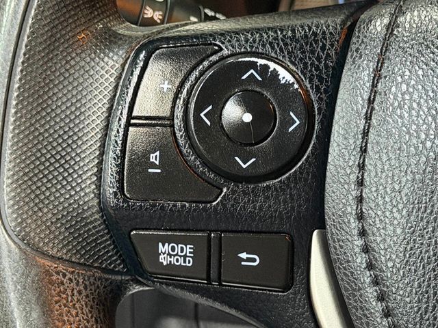 2013 Toyota RAV4 AWD 4dr XLE - 22979608 - 31