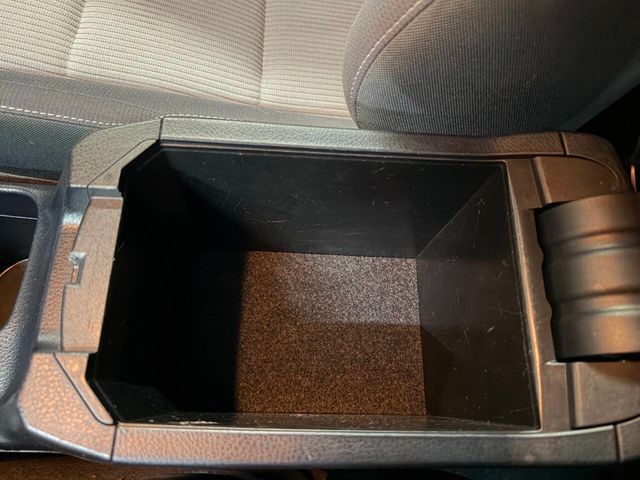 2013 Toyota RAV4 AWD 4dr XLE - 22979608 - 41