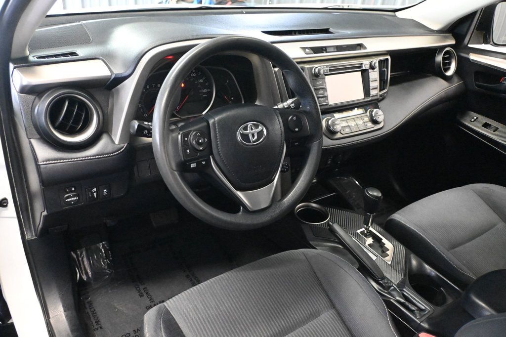 Toyota RAV4 photo 10